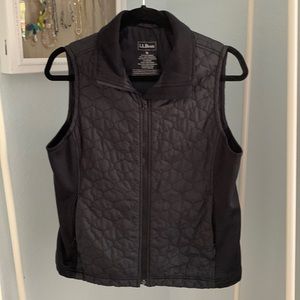 L.L. Bean size medium fleece black vest with front pockets